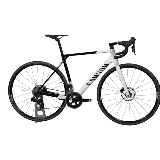 Canyon Ultimate CF SL 7 eTap – käytetty maantiepyörä, koko M