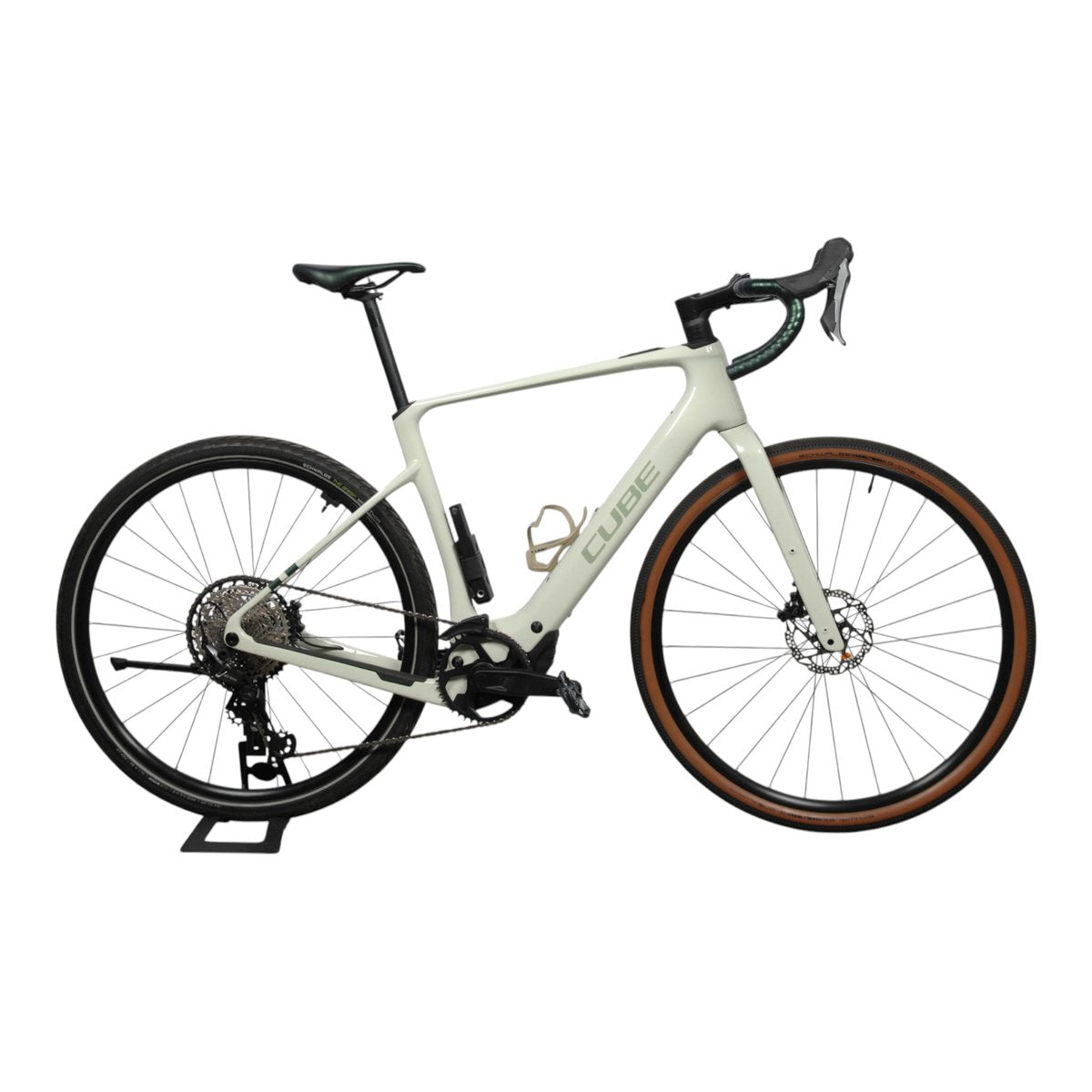 Cube NUROAD HYBRID C:62 RACE FE 400X L Käytetty sähkögravelpyörä